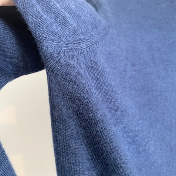 Thomas Dean Men’s Knit Sweater 100% Merino Wool Blue V neck Sz XL - Picture 12 of 12